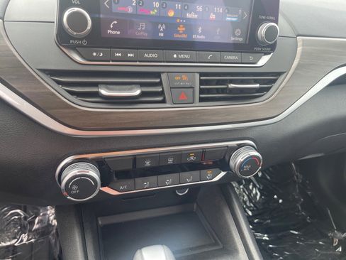 Used 2025 Nissan Altima 2.5 SV image 14