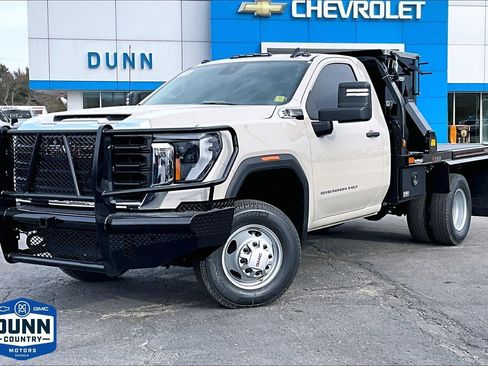 New 2026 GMC Sierra 3500 Pro AWD/4WD image 1