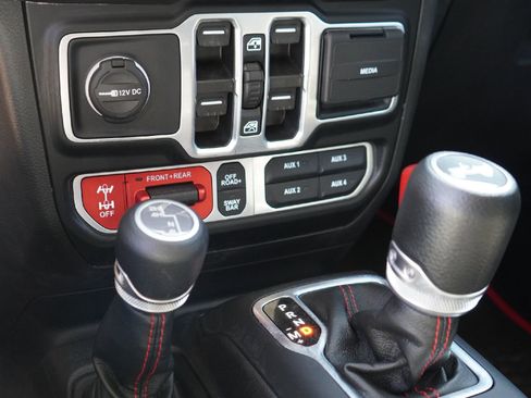 Used 2022 Jeep Wrangler Unlimited Rubicon w/ LED Lighting Group image 13