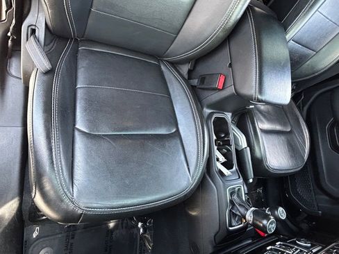 Certified 2022 Jeep Wrangler Unlimited Sahara image 24