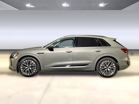 Used 2024 Audi Q8 e-tron Premium Plus w/ Premium Plus Package image 2