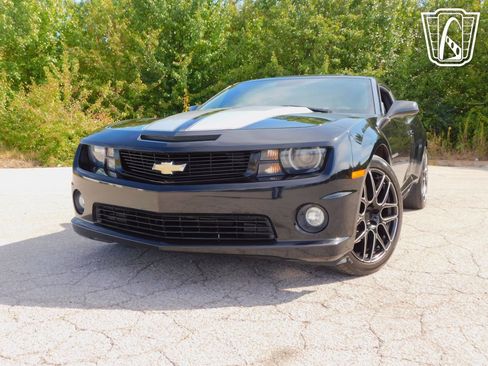 Used 2011 Chevrolet Camaro SS w/ RS Package image 5