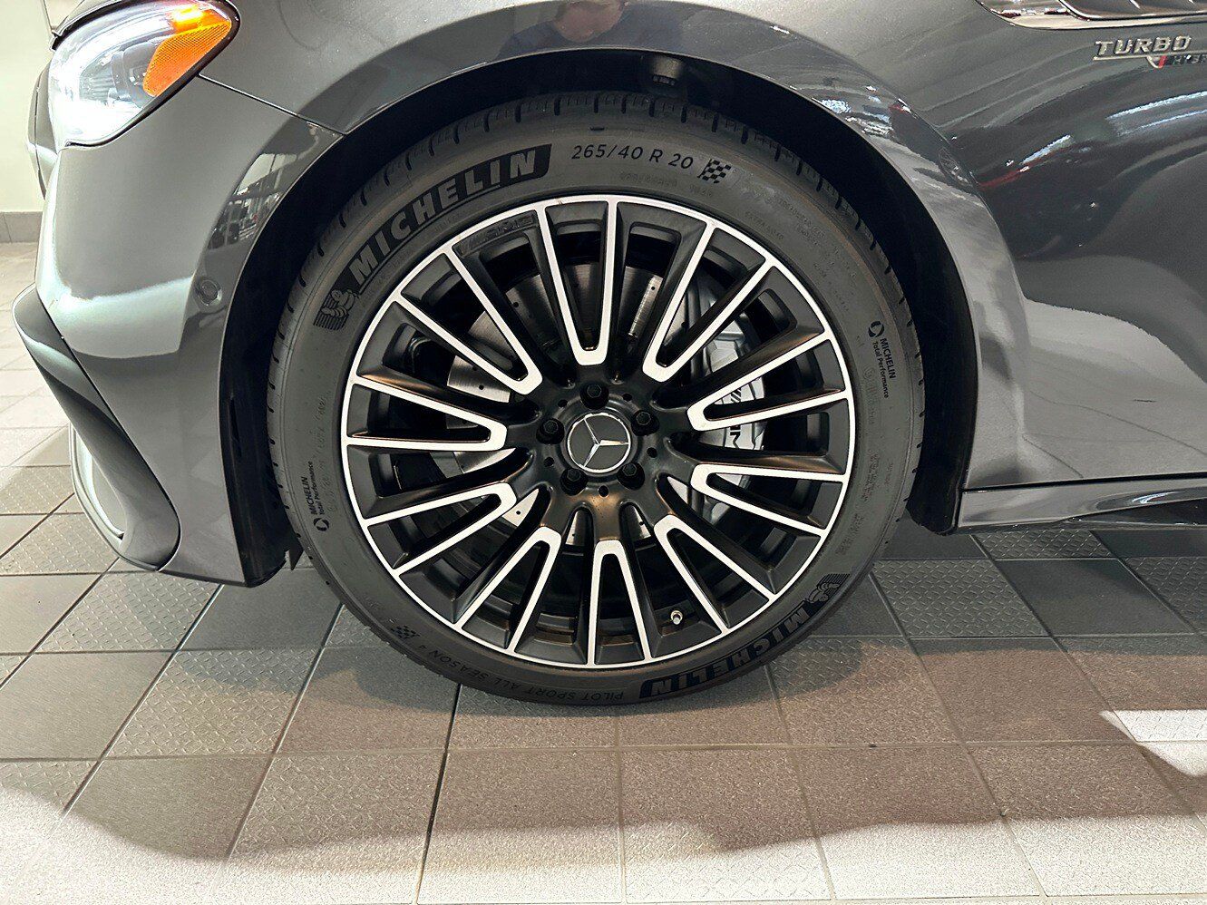 Certified 2025 Mercedes-Benz E 53 AMG e 4MATIC Sedan image 40