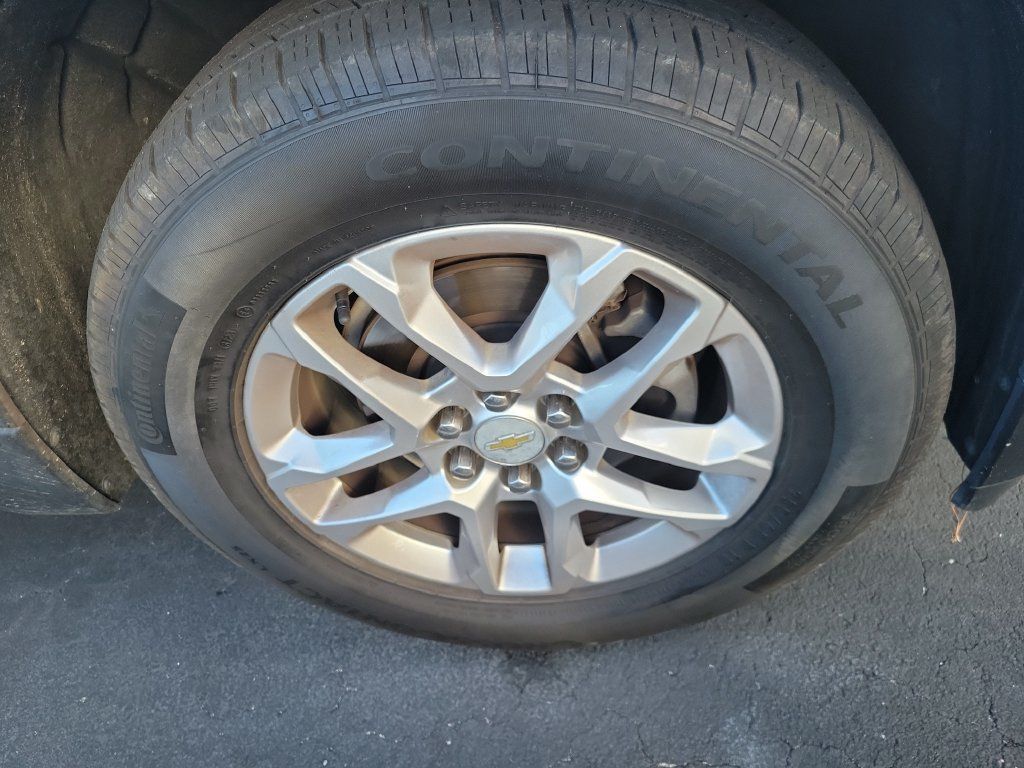 Used 2020 Chevrolet Traverse LT FWD image 9