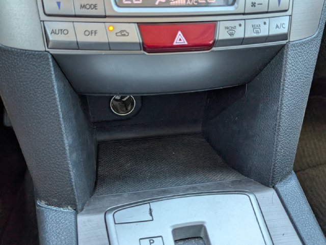 Used 2013 Subaru Outback 2.5i Limited w/ Moonroof Pkg AWD/4WD image 13
