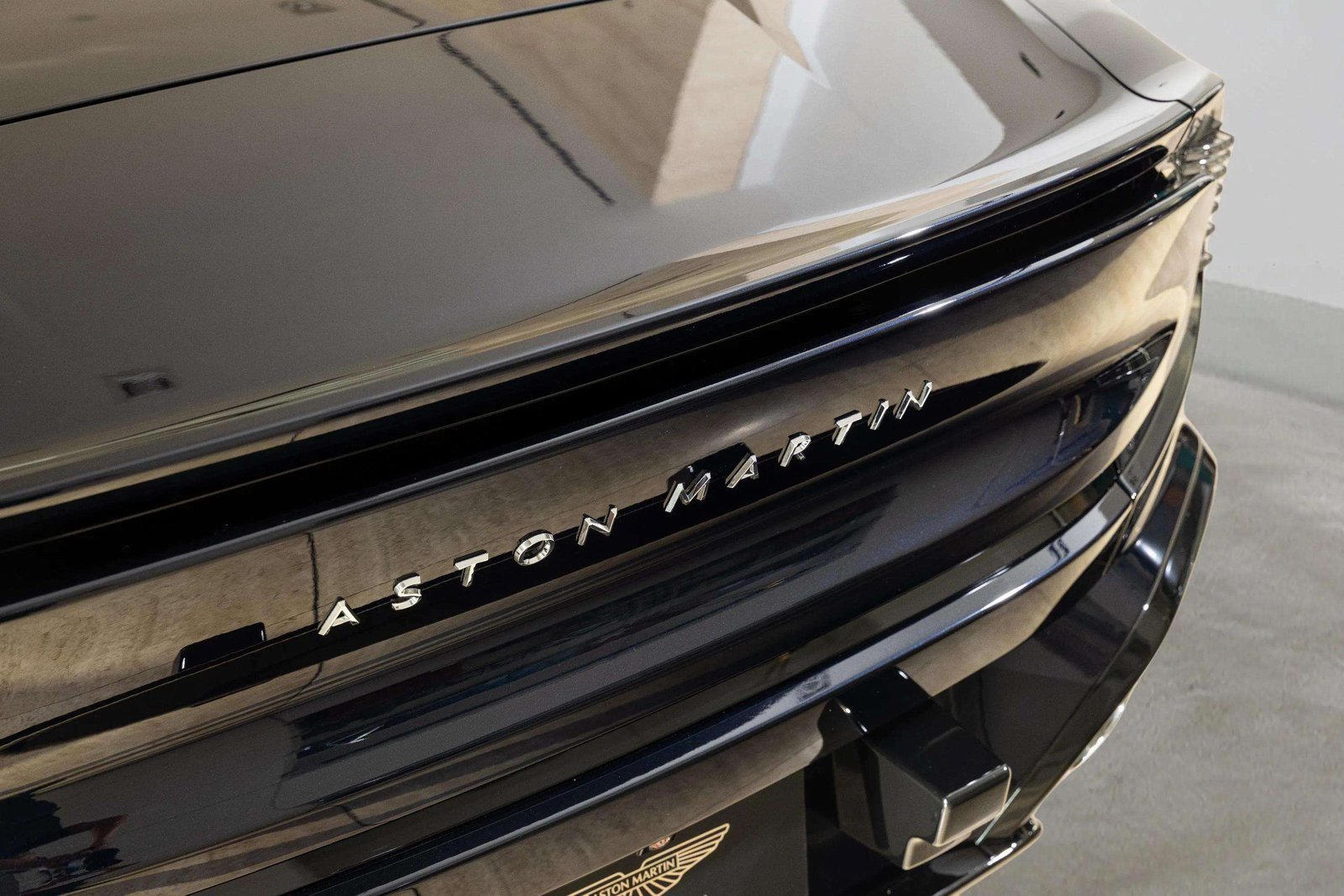 New 2026 Aston Martin Vanquish Convertible RWD image 67