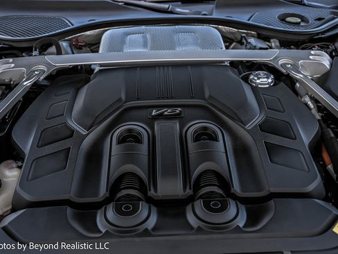 New 2025 Bentley Flying Spur Plug-In Hybrid image 17