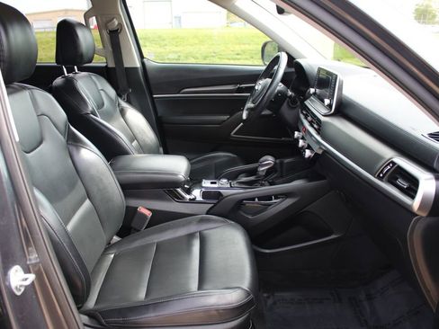 Used 2020 Kia Telluride LX AWD/4WD image 8
