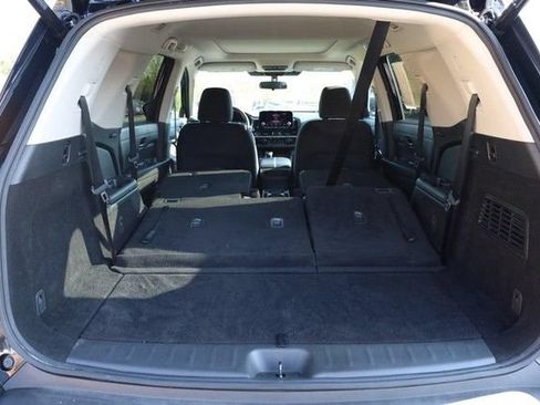 Certified 2023 Nissan Pathfinder SV w/ SV Premium Package AWD/4WD image 9