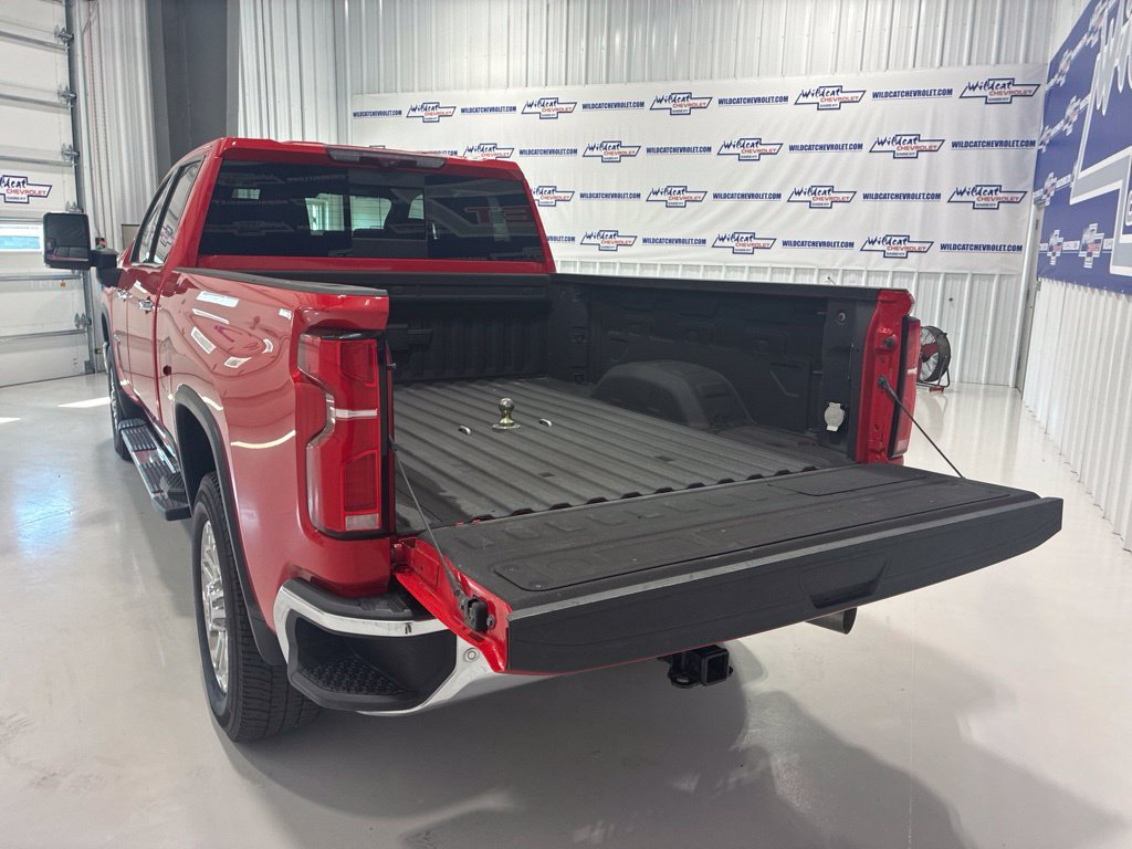 Used 2024 Chevrolet Silverado 2500 LTZ w/ LTZ Premium Package AWD/4WD image 6