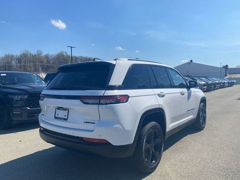 Used 2023 Jeep Grand Cherokee Limited w/ Black Appearance Package image 2