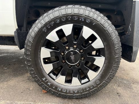 Used 2015 Chevrolet Silverado 2500 High Country image 16