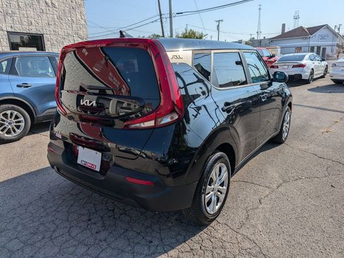 Used 2022 Kia Soul LX image 6