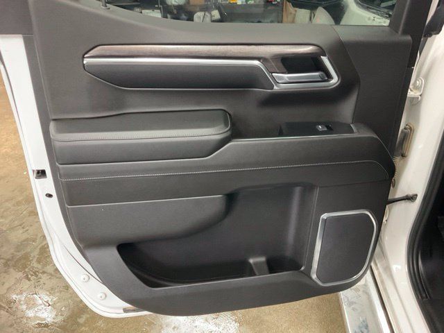 Used 2024 Chevrolet Silverado 1500 LTZ AWD/4WD image 5
