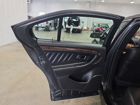 Used 2019 Ford Taurus Limited AWD/4WD image 26