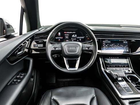 Used 2025 Audi Q7 2.0T Premium w/ Convenience Package image 6