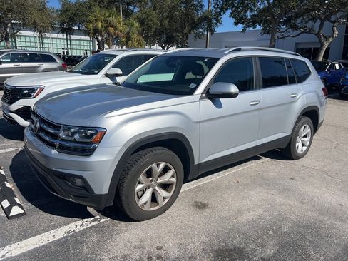 Used 2019 Volkswagen Atlas SE image 2