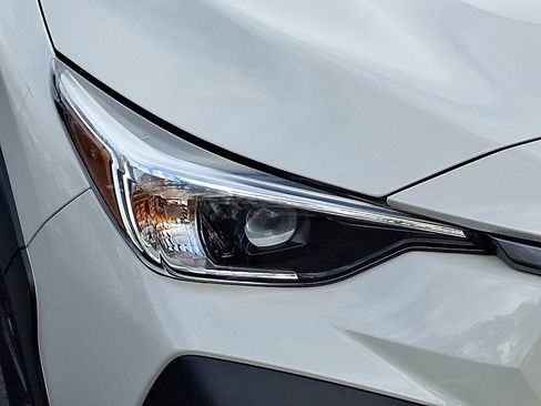 Certified 2024 Subaru Crosstrek 2.0i Premium image 9