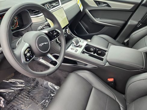 New 2026 Jaguar F-PACE R-Dynamic S image 17
