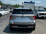 Used 2021 Ford Explorer XLT w/ Equipment Group 202A image 4