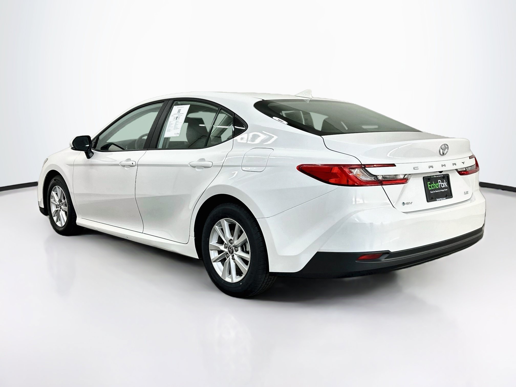 Used 2026 Toyota Camry LE FWD image 5