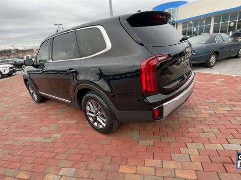 Used 2023 Kia Telluride LX image 7