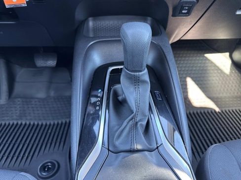 Certified 2025 Toyota Corolla LE image 28