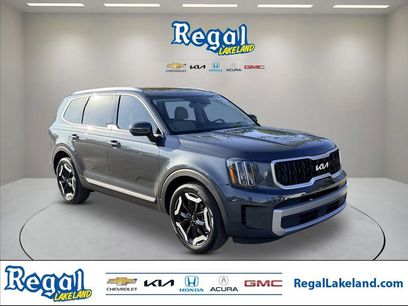 Used 2024 Kia Telluride EX w/ EX Captain's Chair Package