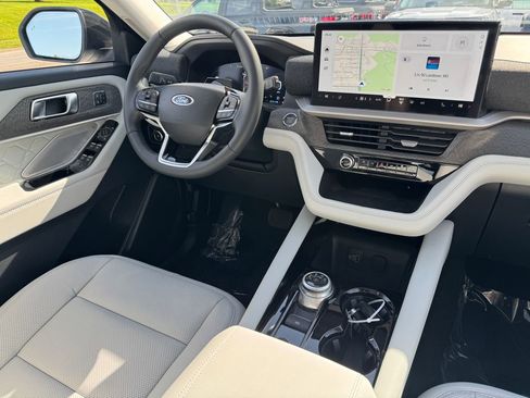 New 2026 Ford Explorer Platinum AWD/4WD image 26