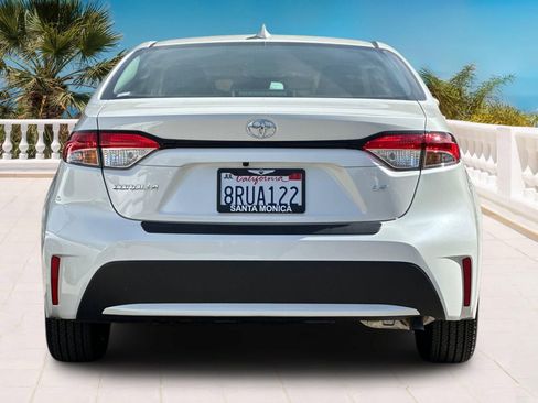 Used 2020 Toyota Corolla LE w/ Carpet Mat Package (TMS) image 5