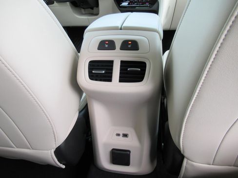 Used 2023 Buick Envision Avenir FWD image 33
