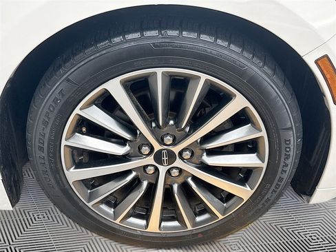 Used 2019 Lincoln MKZ Premiere image 33