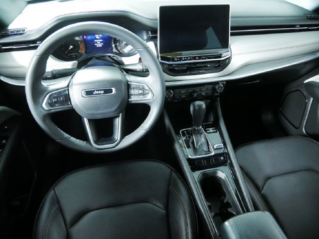 Used 2024 Jeep Compass Limited AWD/4WD image 4