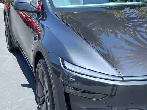 Used 2026 Tesla Model Y Long Range AWD/4WD image 79