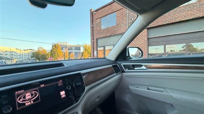 Used 2019 Volkswagen Atlas SEL Premium AWD/4WD image 39