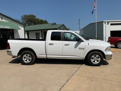 Used 2017 RAM 1500 Classic SLT RWD image 2