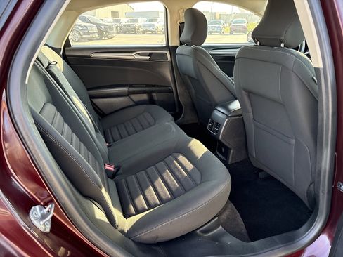 Used 2018 Ford Fusion SE w/ Fusion SE Technology Package image 6