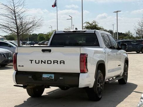 Used 2024 Toyota Tundra Limited AWD/4WD image 4