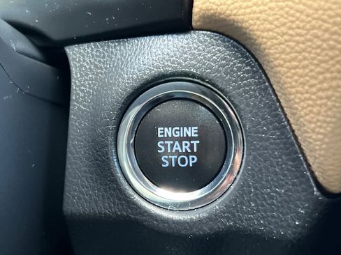 Used 2021 Toyota RAV4 Limited image 26