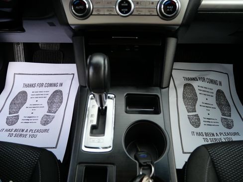Used 2017 Subaru Outback 2.5i Premium AWD/4WD image 13