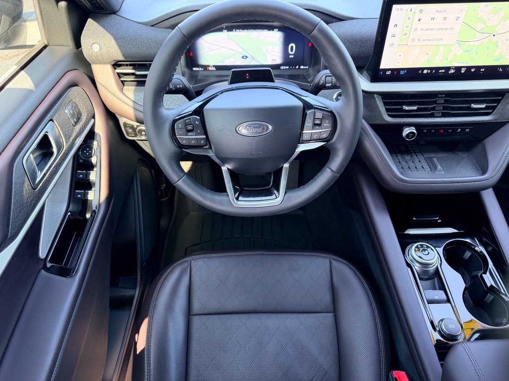 Certified 2025 Ford Explorer Platinum RWD image 17