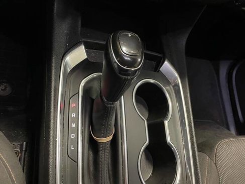 Used 2020 Chevrolet Traverse LT image 37