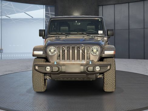 Used 2022 Jeep Wrangler Unlimited Rubicon 4xe AWD/4WD image 9