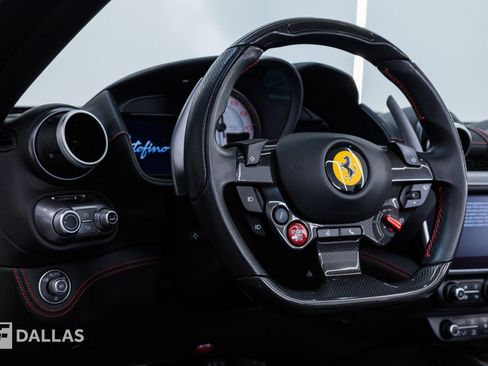 Used 2020 Ferrari Portofino RWD image 22