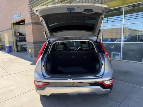 Used 2023 Kia Niro EX Touring image 37