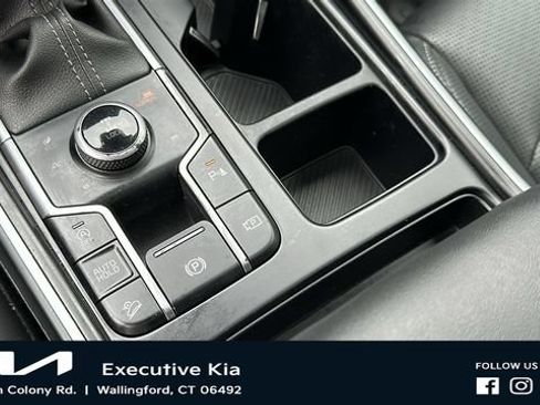 Certified 2024 Kia Sorento S w/ Panoramic Sunroof Package AWD/4WD image 20