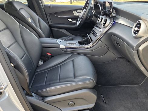 Used 2021 Mercedes-Benz GLC 300 image 27