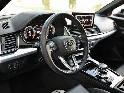 Certified 2025 Audi Q5 2.0T Premium Plus w/ Premium Plus Package image 18