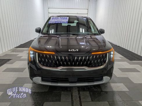 Used 2026 Kia Carnival FWD image 6
