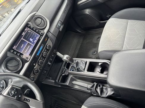 Used 2021 Toyota Tacoma TRD Off-Road image 21